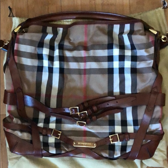 Burberry Handbags - Burberry large slouch tote
